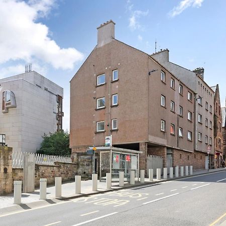 Joivy Contemporary Royal Mile Apartment With Balcony Edimburgo Exterior foto