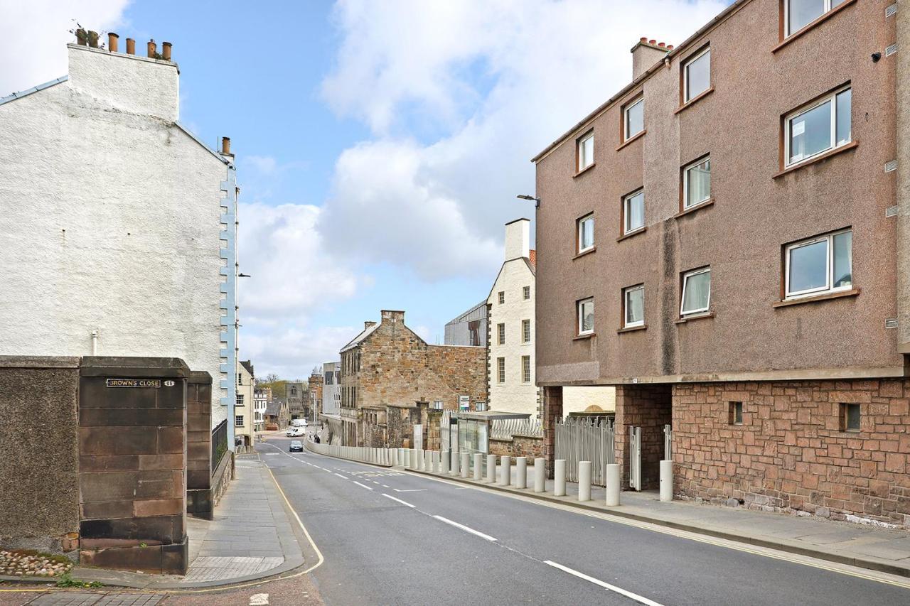 Joivy Contemporary Royal Mile Apartment With Balcony Edimburgo Exterior foto